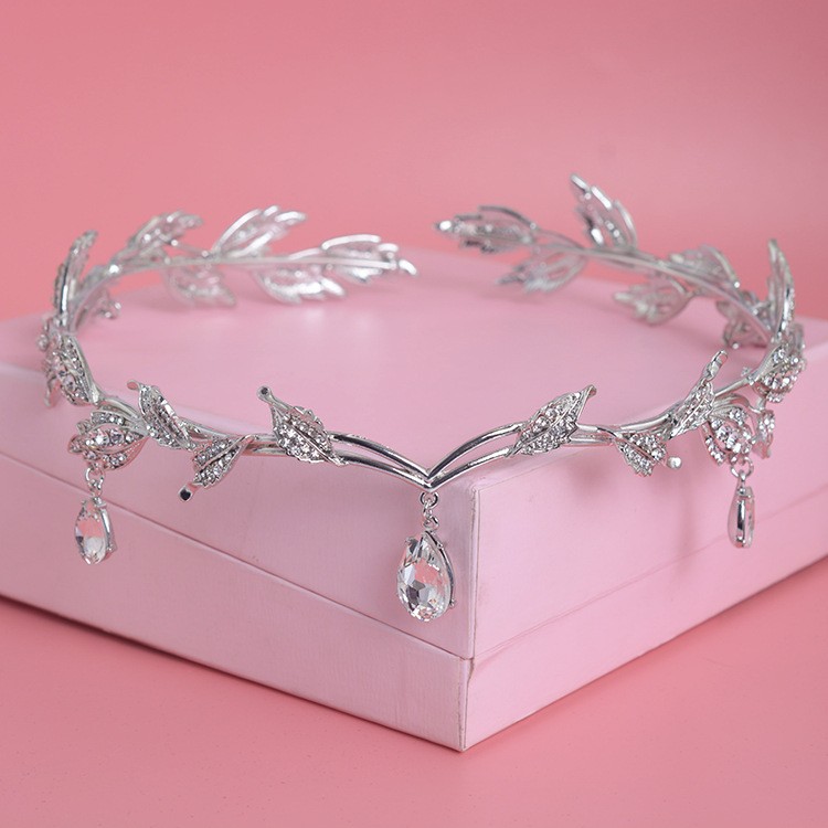Luxury Crystal Crown Bridal Ha - مراجعة Aerith Cosplay Prop وسعره