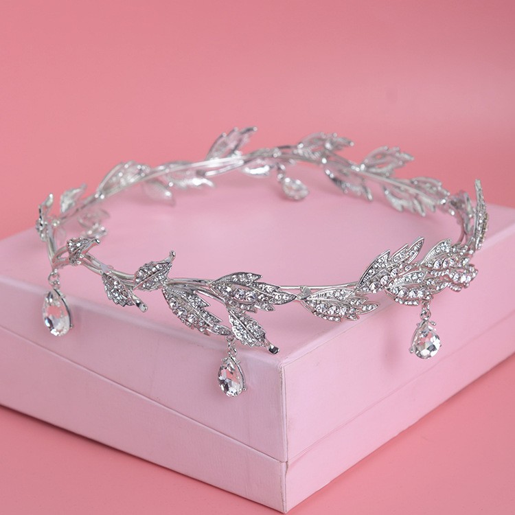 Luxury Crystal Crown Bridal Ha - مراجعة Aerith Cosplay Prop وسعره