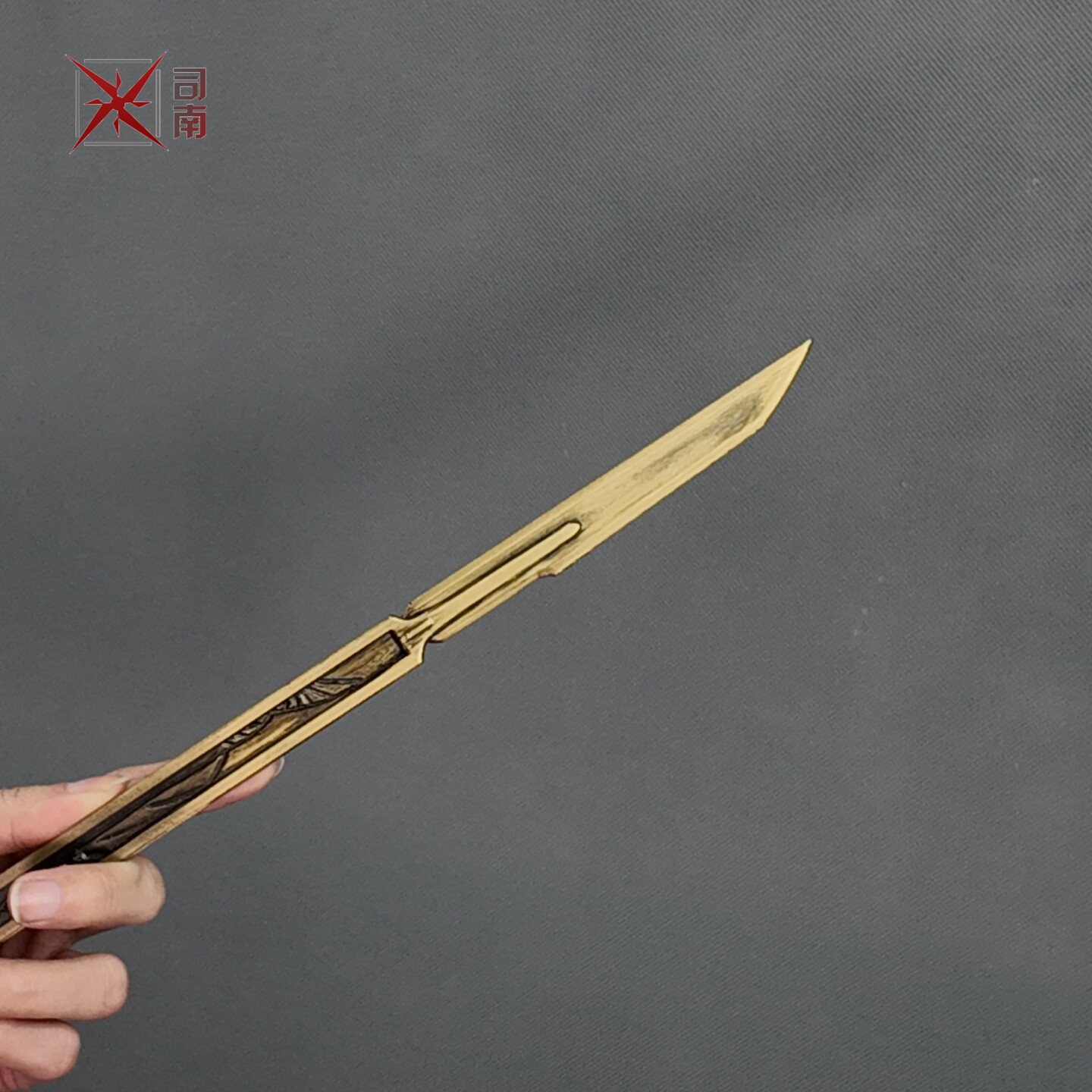 Wuthering Waves LUUK HCRSSCN C - مراجعة Prop Para Cosplay وسعره
